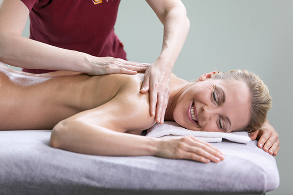 Spessart Therme: Entspannungs-Massage im WellVitamed